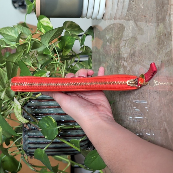 LIKE NEW Tory Burch Orange & Purple Wallet - Picture 6 of 11